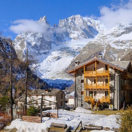Hotel Aigle Courmayeur Exteriör bild