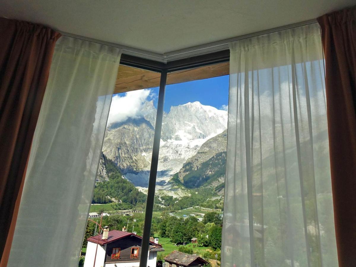 Hotel Aigle Courmayeur Exteriör bild