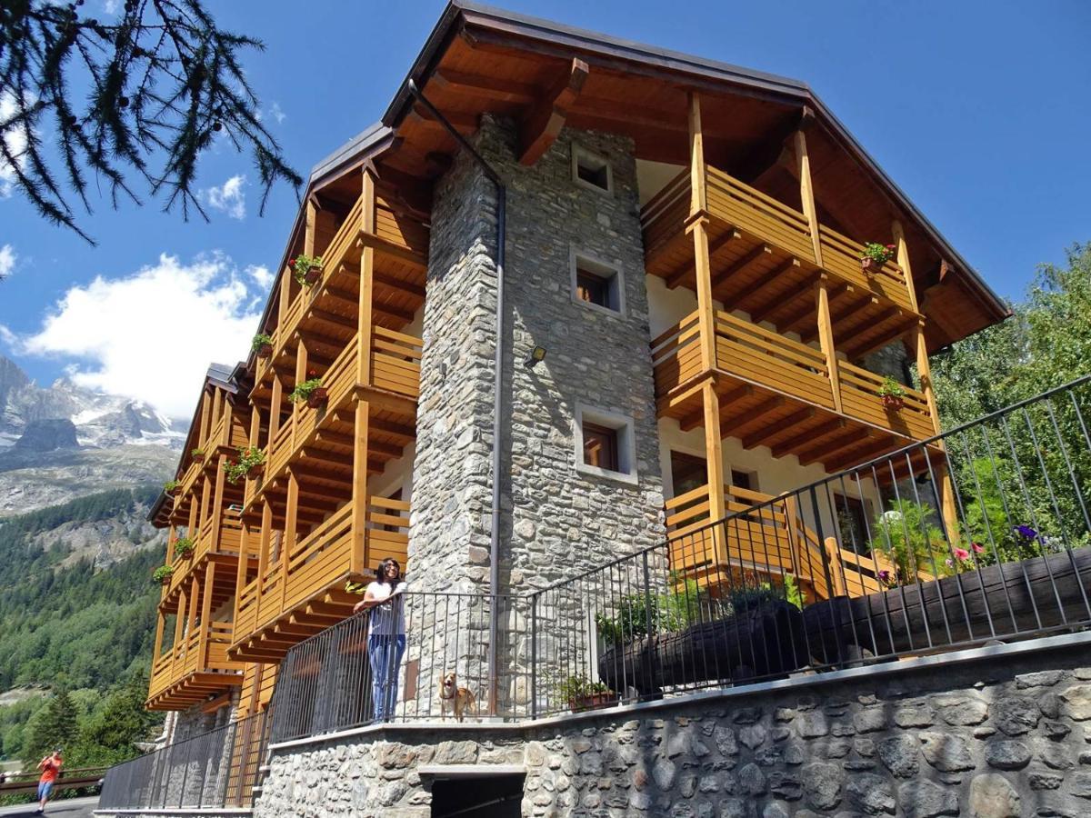 Hotel Aigle Courmayeur Exteriör bild