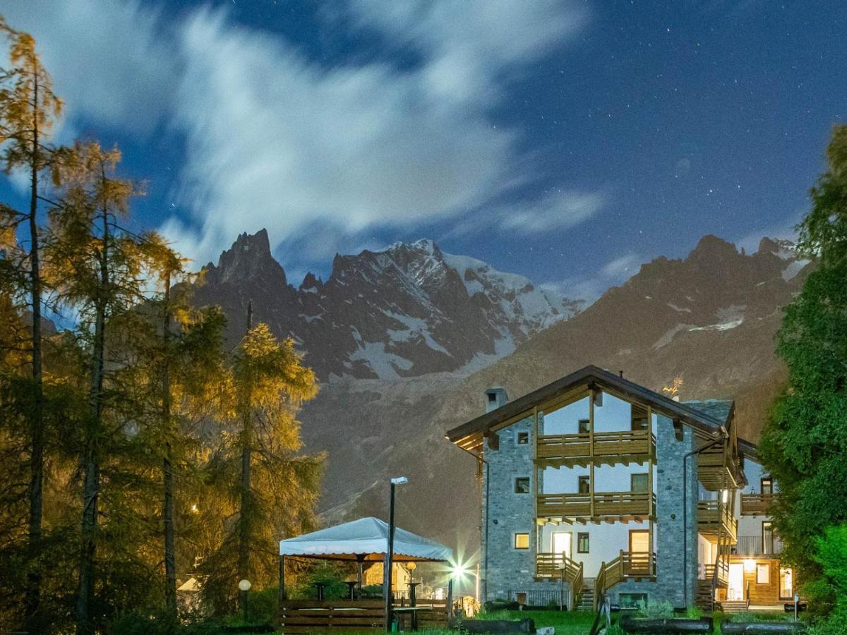 Hotel Aigle Courmayeur Exteriör bild