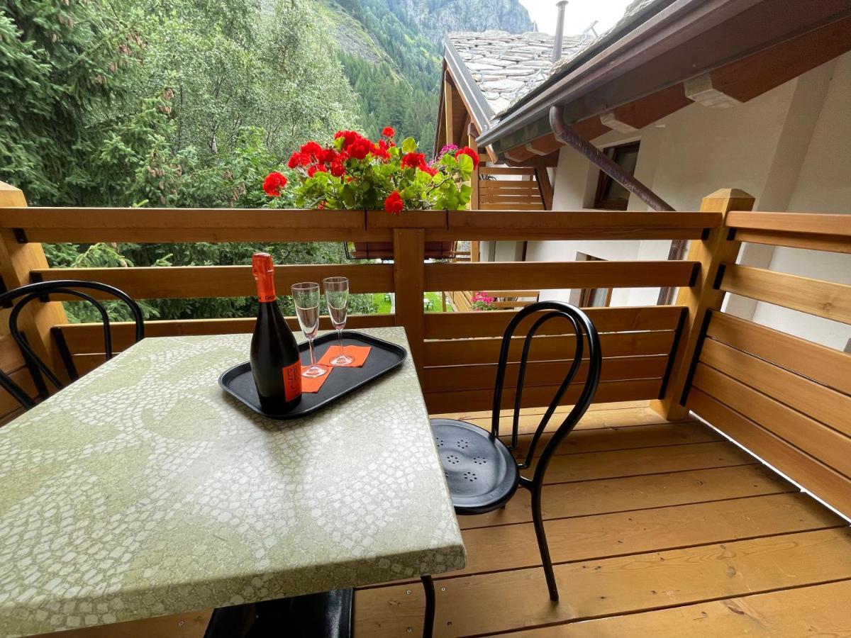 Hotel Aigle Courmayeur Exteriör bild