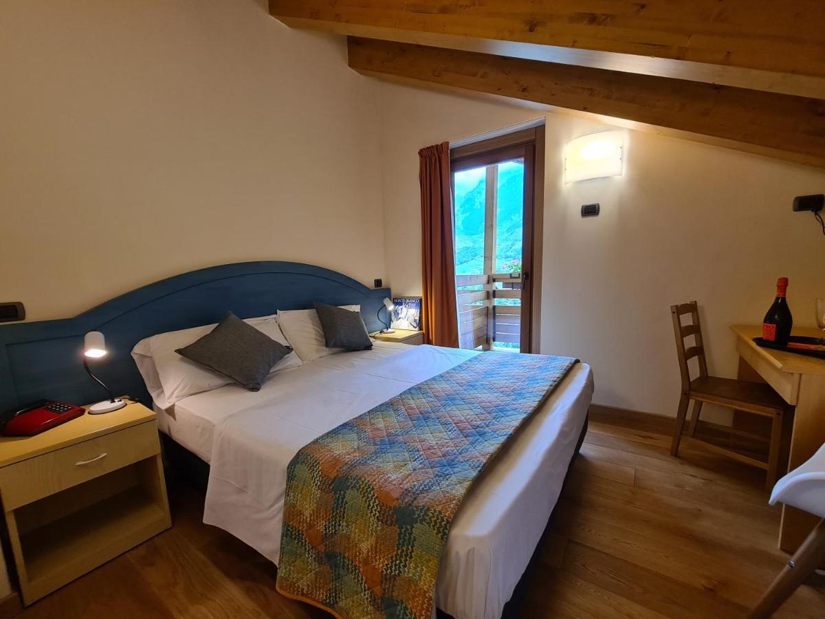 Hotel Aigle Courmayeur Exteriör bild