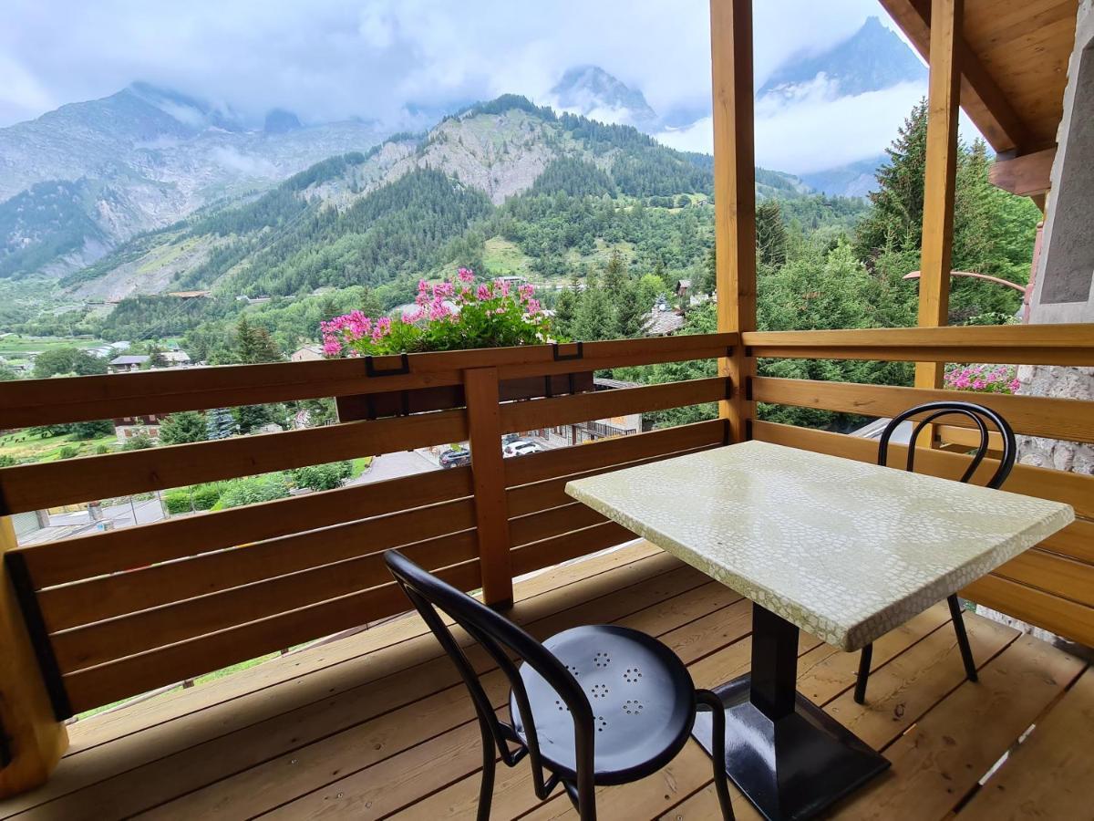 Hotel Aigle Courmayeur Exteriör bild
